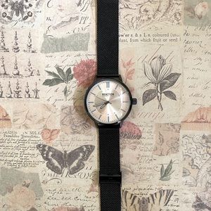 Kenneth Cole Women’s 44 mm watch